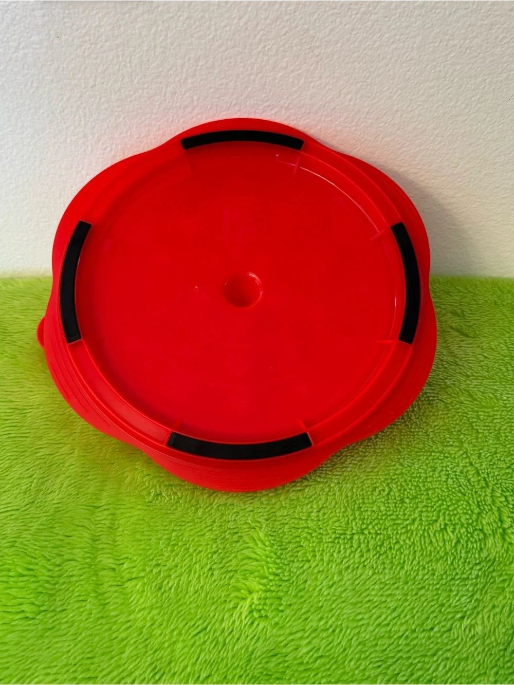 Red Manual Meat/Vegetable Shredder kitchen tool with Clear Cover - Unbranded